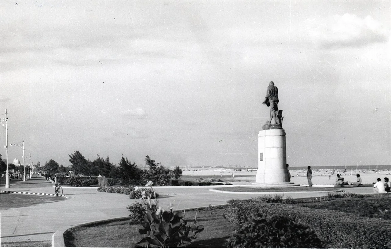 Nowicki Kazimierz - zdjecia, Indie, Tamil Nadu, Madras, Marina Beach, Gandhi, 1961.01.23